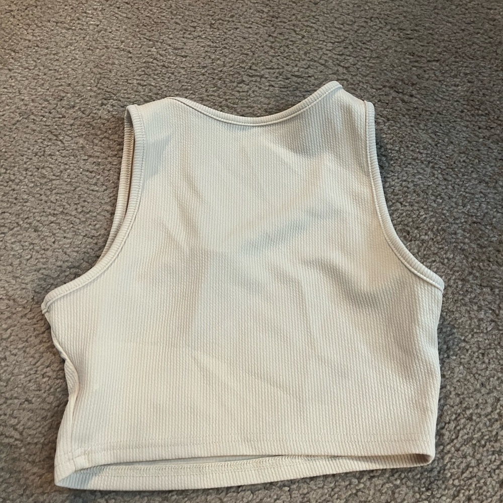 Ribbed Crop Tank - Picture 2 of 3